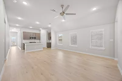 8017 Shining Flor Run, Lago Vista, TX 78645 - Photo 8