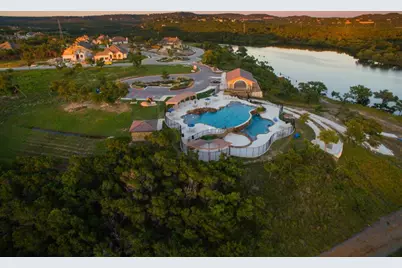 8017 Shining Flor Run, Lago Vista, TX 78645 - Photo 36