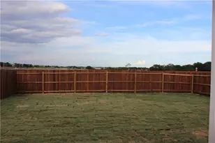 525 Coffee Berry Dr, Georgetown, TX 78626 - Photo 8