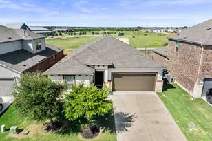 1421 Itzel Bnd, Leander, TX 78641 - Photo 2
