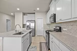 1421 Itzel Bnd, Leander, TX 78641 - Photo 8