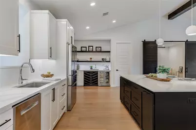 432 Venture Boulevard S, Point Venture, TX 78645 - Photo 10