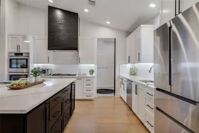 432 Venture Boulevard S, Point Venture, TX 78645 - Photo 8