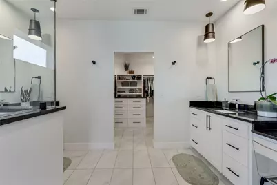 432 Venture Boulevard S, Point Venture, TX 78645 - Photo 16