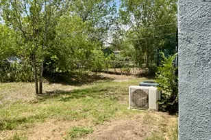 1409 Kirkwood Rd, Austin, TX 78722 - Photo 14