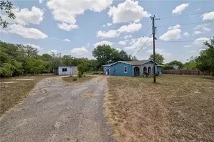 157 S Ridge Dr, Cedar Creek, TX 78612 - Photo 2