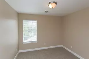 1700 Perez St, Austin, TX 78721 - Photo 20