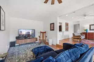 912 E 55th 1/2 St, Austin, TX 78751 - Photo 6