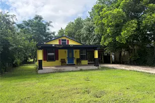 506 Ruddy St, Lockhart, TX 78644 - Photo 1