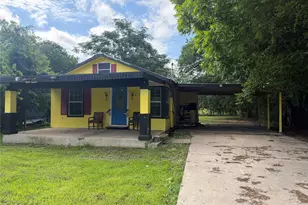 506 Ruddy St, Lockhart, TX 78644 - Photo 4