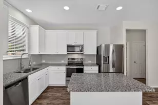 612 Sonterra Blvd, Jarrell, TX 76537 - Photo 8