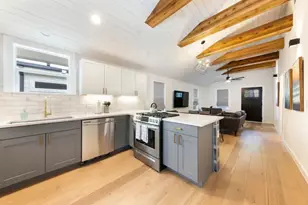 2319 Santa Rita St, Austin, TX 78702 - Photo 2