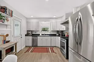 200 E Skyview Rd, Austin, TX 78752 - Photo 14