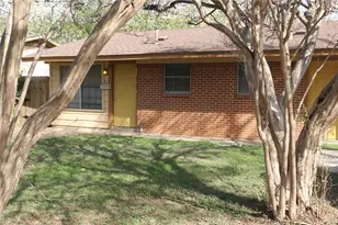 1705 Walnut St, Georgetown, TX 78626 - Photo 2