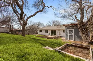 4715 Carsonhill Dr, Austin, TX 78723 - Photo 36
