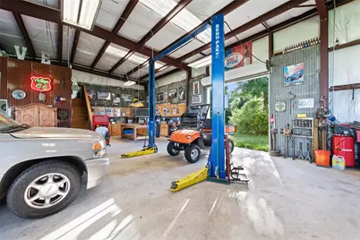 3060 Fm 1704, Elgin, TX 78621 - Photo 34