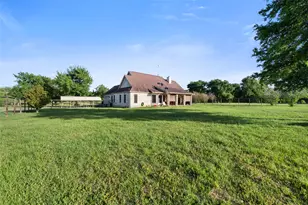3060 Fm 1704, Elgin, TX 78621 - Photo 32