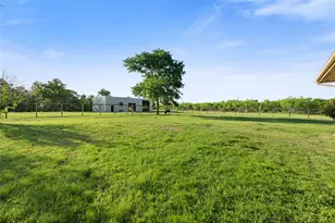3060 Fm 1704, Elgin, TX 78621 - Photo 34