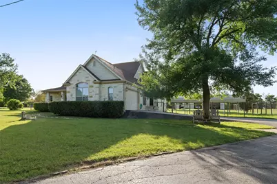 3060 Fm 1704, Elgin, TX 78621 - Photo 6