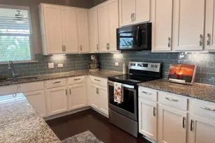 7800 Peccary Dr, Austin, TX 78744 - Photo 10