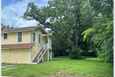 803 Elm Street, Seguin, TX 78155 - Photo 4