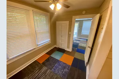 803 Elm Street, Seguin, TX 78155 - Photo 20