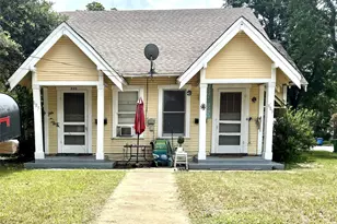 803 Elm St, Seguin, TX 78155 - Photo 2