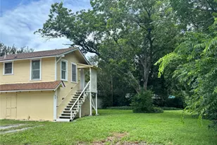 803 Elm St, Seguin, TX 78155 - Photo 4