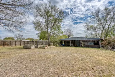 609 Dickson Street, Lexington, TX 78947 - Photo 26