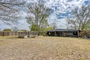 609 Dickson St, Lexington, TX 78947 - Photo 26