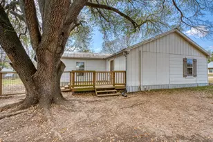 609 Dickson St, Lexington, TX 78947 - Photo 24