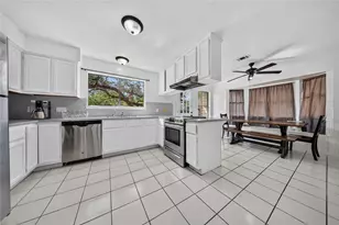 105 N Summit Ridge Dr, Point Venture, TX 78645 - Photo 4