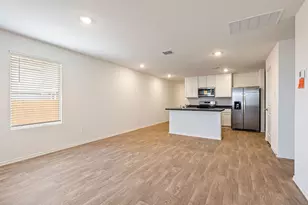 172 Bull Lake Cir, Buda, TX 78610 - Photo 4