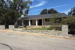 2803 Hubbard Cir, Austin, TX 78746 - Photo 2