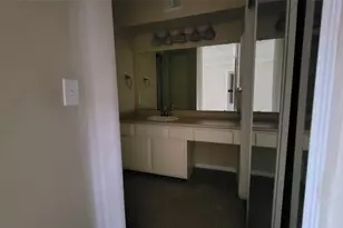 501 W 26th St, Austin, TX 78705 - Photo 2