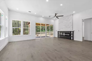 112 N Pohakea Dr, Bastrop, TX 78602 - Photo 2