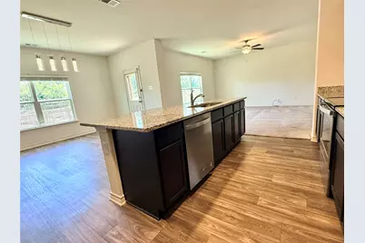 109 Sunnymeade Lane, Jarrell, TX 76537 - Photo 4