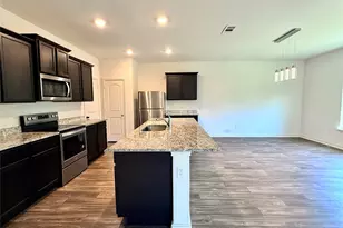 109 Sunnymeade Ln, Jarrell, TX 76537 - Photo 2