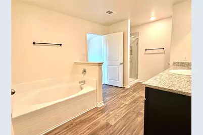 109 Sunnymeade Lane, Jarrell, TX 76537 - Photo 22