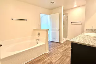 109 Sunnymeade Ln, Jarrell, TX 76537 - Photo 22