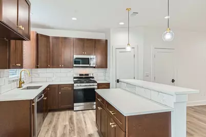 6820 Blue Dawn Trail #101, Austin, TX 78744 - Photo 4