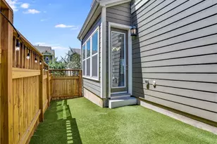 2704 Zach Scott St, Austin, TX 78723 - Photo 12