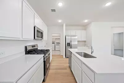 195 Hornet Street, Elgin, TX 78621 - Photo 6