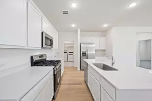 195 Hornet St, Elgin, TX 78621 - Photo 6