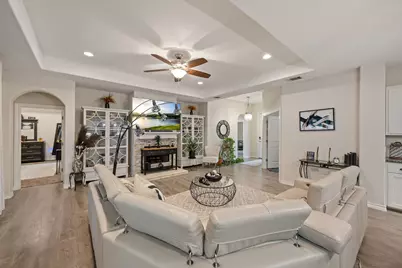 416 Venture Boulevard S, Point Venture, TX 78645 - Photo 4