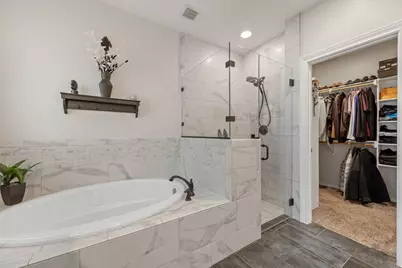 416 Venture Boulevard S, Point Venture, TX 78645 - Photo 14