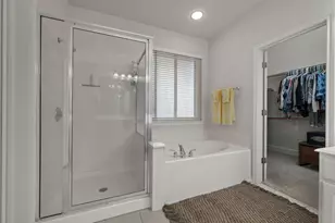 13129 Halsell Dr, Austin, TX 78732 - Photo 16