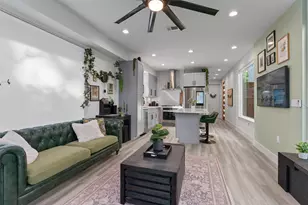 2703 E 3rd St, Austin, TX 78702 - Photo 12
