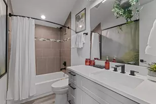 2703 E 3rd St, Austin, TX 78702 - Photo 18