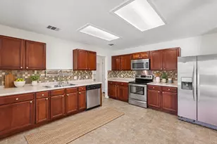 7658 Marble Ridge Dr, Austin, TX 78747 - Photo 6